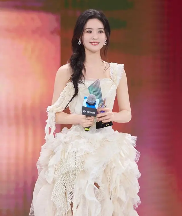 翟一莹张晋宜侯呈玥至春禾短剧高产引发观众审美疲劳 - 相关图片